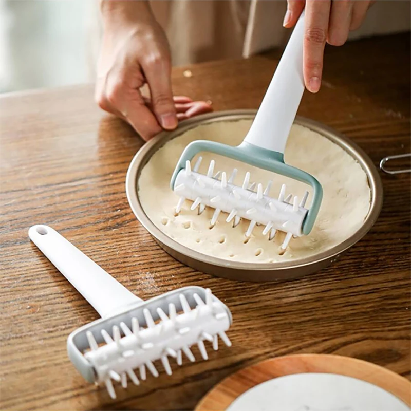 Kitchen Roller Baking - 1PC Multifunctionele Pizza Deeg Naaldponsmachine Keuken